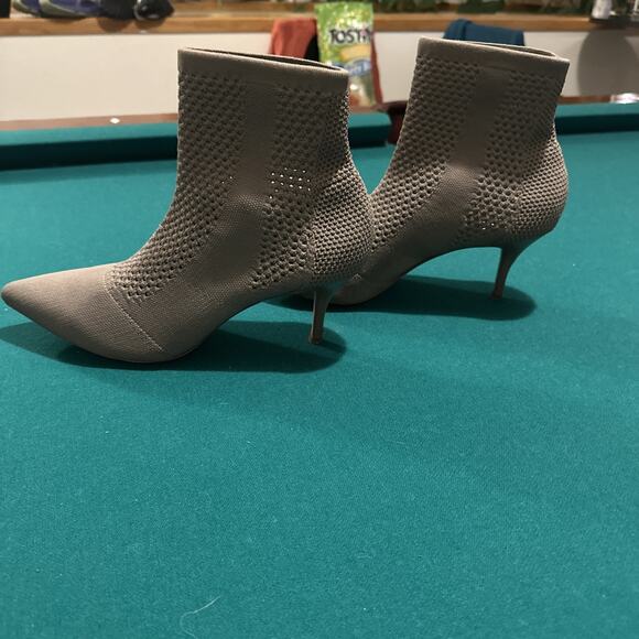 Charles by Charles David Women’s Grey Knit Ankle Booties Size 9M - Picture 6 of 9